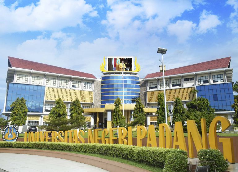 Propan Raya Berkolaborasi dalam Pengembangan Lapangan Atletik Universitas Negeri Padang